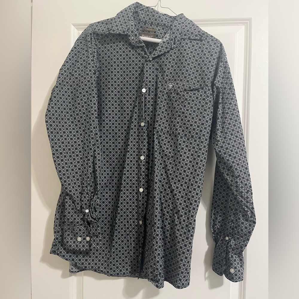 Printed, long sleeve button up Ariat shirt